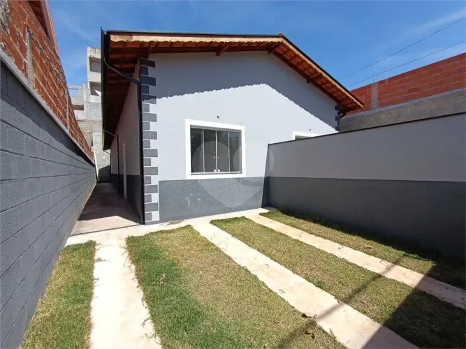 Oportunidade Imperdível! Casa à Venda