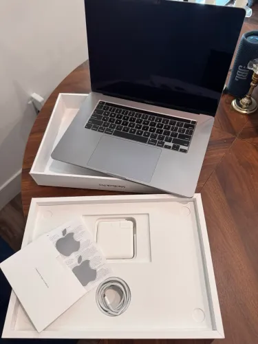 macbook pro 16 i9