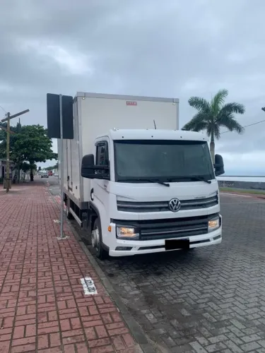 Volkswagen Delivery - Baú Isotérmica - Excelente Estado!