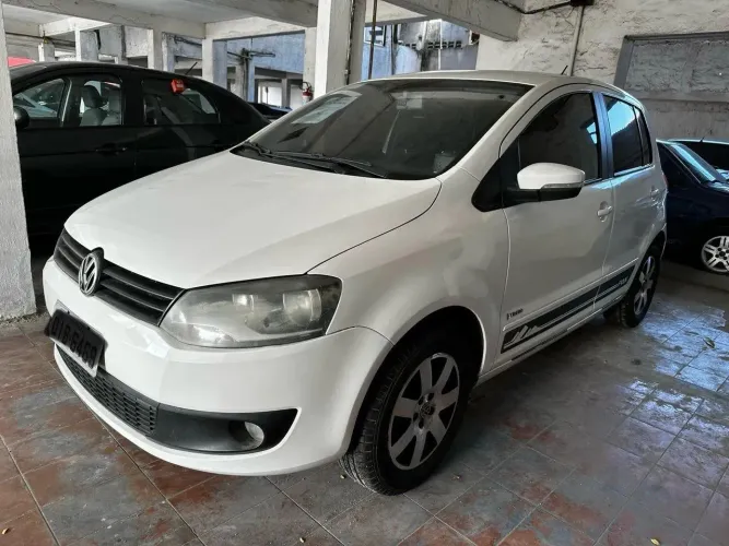 Volkswagen Fox 1.0 MI Total Flex 8V 5P 2013
