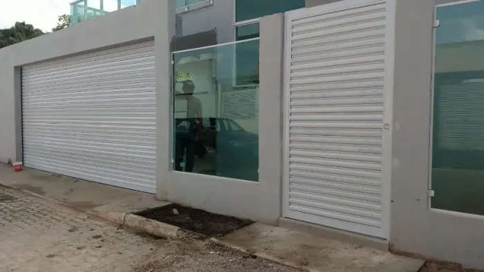 Fabricação e Instalação de Portas para Lojas, comércios e residências