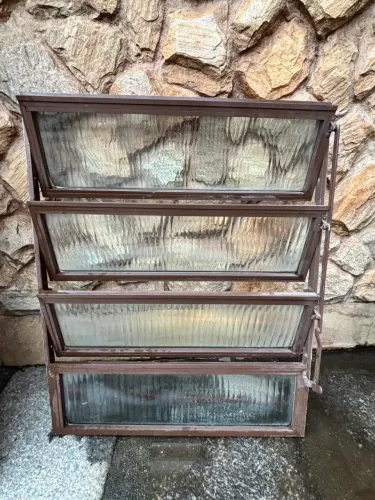 BASCULANTE 4 folhas 100x80Cm alumínio marrom estado de novo 
