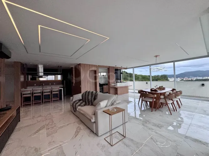 COBERTURA COM VISTA MAR, TOTALMENTE REFORMADA E MOBILIADA, 3 SUÍTES