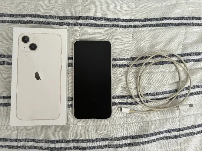 Vendo iPhone 13 com caixa, fio carregador e pelicula em gel. Saúde da bateria: 67%