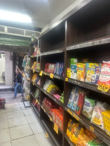 Vendo prateleira de mercado em madeira