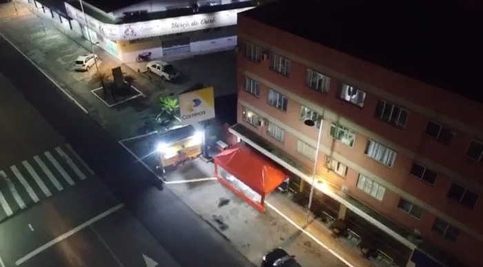 Dois Pontos comerciais  a venda 