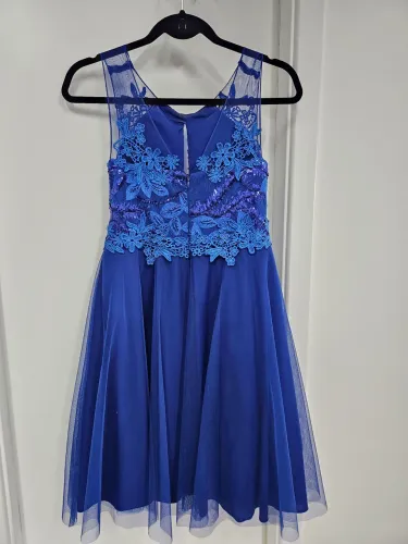 Lindo vestido de festa para adolescente