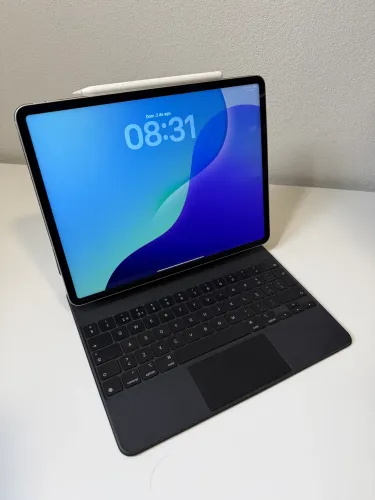 iPad Pro 12,9 (5ª Geração) + Magic Keyboard + Apple Pencil 2 + Capa Extra