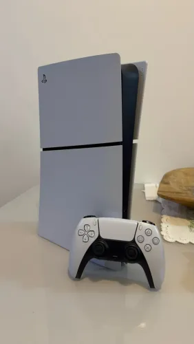PLAYSTATION 5 Slim 825GB