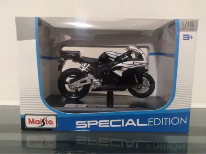 Miniatura Moto Maisto Honda CBR1000RR com base - Escala: 1/18