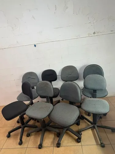 Cadeiras de Escritório Giratórias - R$ 25 cada ou R$ 180 o lote