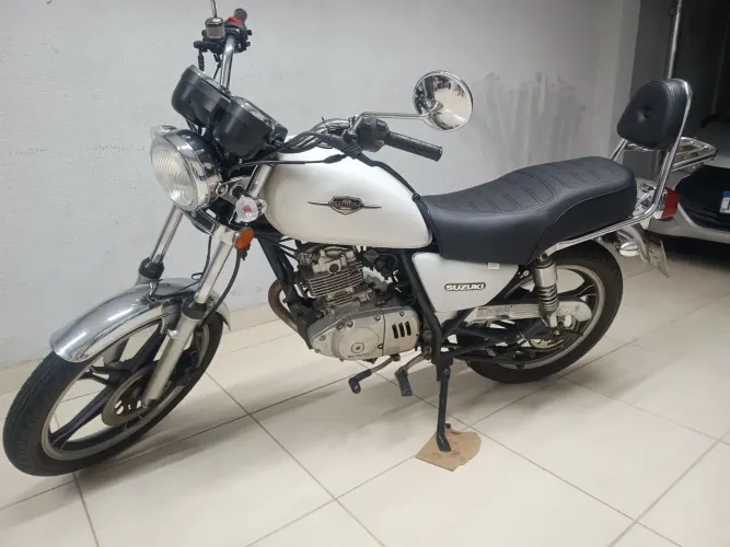 Intruder 125 15/16 R$ 9.000.00