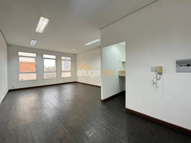 Sala comercial no Edifício Totalitè, com ar-condicionado, permitido para clínica odontológ