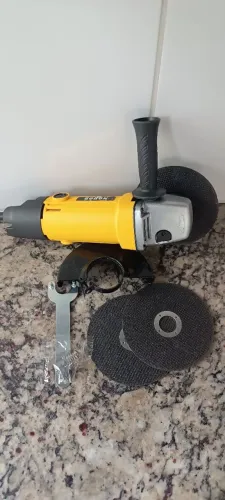 Esmerilhadeira angular