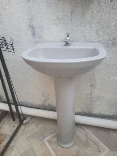 Vaso sanitário e pia para banheiro