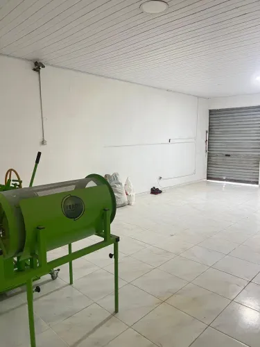 Alugo ponto comercial na avenida dos imigrantes 