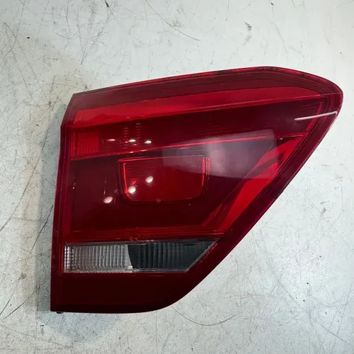 Lanterna Traseira Fox 2015 A 2021 Tampa Esquerdo/motorista Esquerdo/motorista Vermelho
