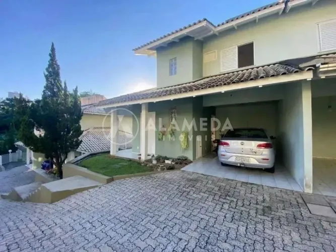 CASA GEMINADA A VENDA APENAS A 02 MINUTOS DA VILA GERMÂNICA!
