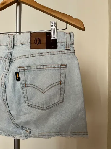 Minissaia jeans Zoomp. 100% algodão. Peça vintage com "CGC". Veste Tam. 36.