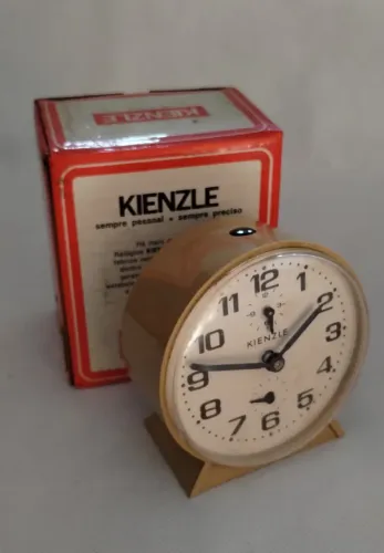 Relógio despertador à corda (década de 70/80) Kienzle - ler descrição