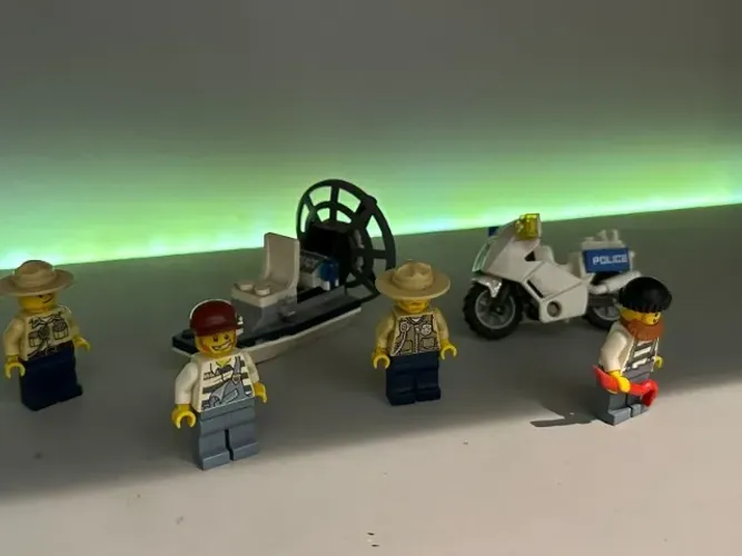 LEGO City: Kit de Iniciação à Polícia do Pântano (60066)