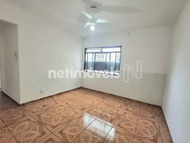 Apartamento alugando no bairro João Pinheiro, com 65 m²; de área, 03 quartos, 02 banheiros