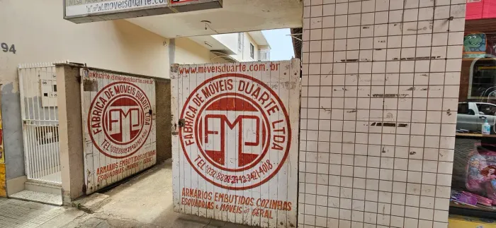 Vende-se Terreno no centro de cataguases com galpão energia e água