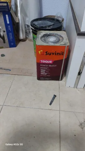 uma lata com 18 litros de tinta latex fosca suvinil na cor acalanto premium valor 380,00