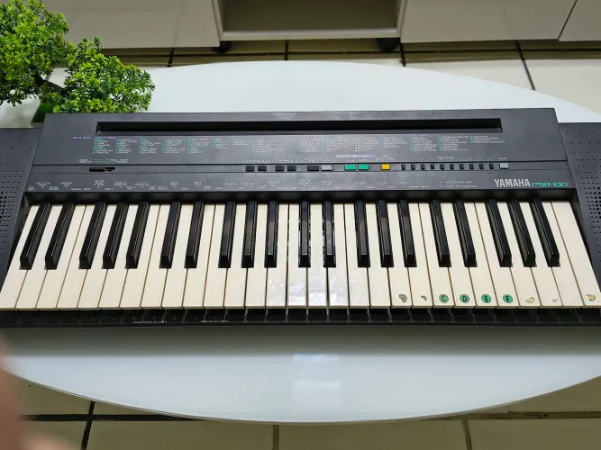 Vendo teclado Yamaha psr-100