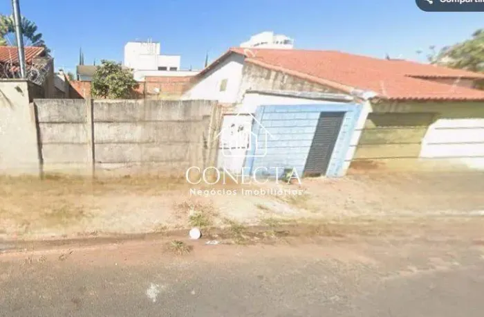 Excelente lote a venda no Bairro Jardim Botânico, com localização privilegiada, 250 m² de 