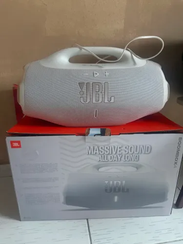 Bombox 4