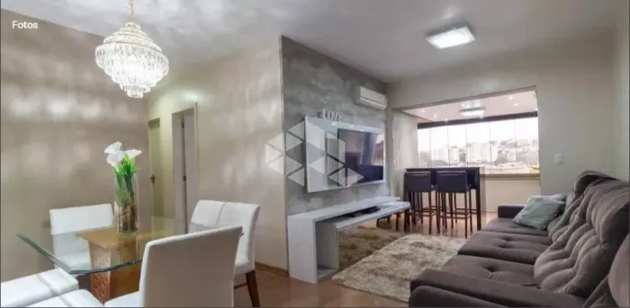 Apartamento semimobiliado com 3 quartos no Bairro Glória
