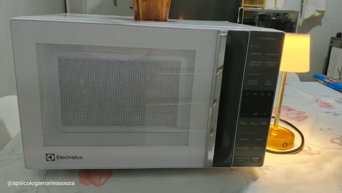 Microondas de 23 litros.