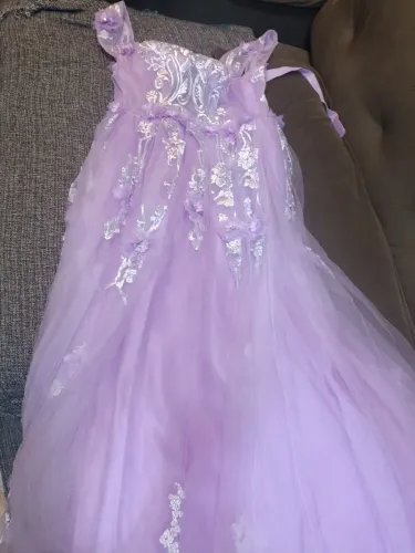 Vestido debutante lilas
