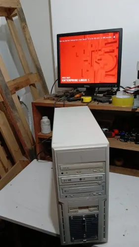 Computador antigo pentium 4