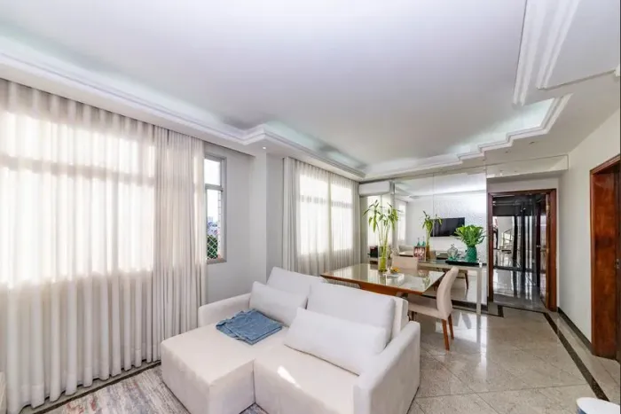 Apartamento à Venda - Coração Eucarístico, 5 Quartos, 282 m2