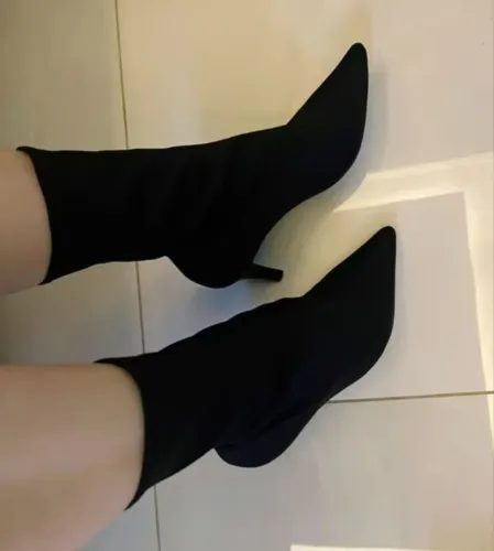 Bota Feminina Cano Curto Salto Fino Preto.