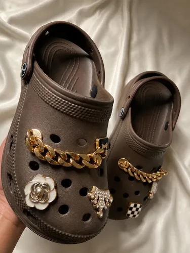 Sapato crocks marrom