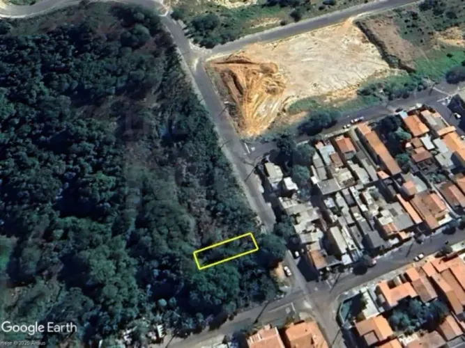 BOITUVA/SP  Lote com 200,09m² no bairro Santa Cruz
