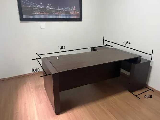 Mesa presidente + armário de escritório