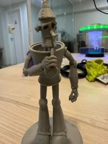 Figure Robô do clipe ?Na Sua Estante? ? Pitty