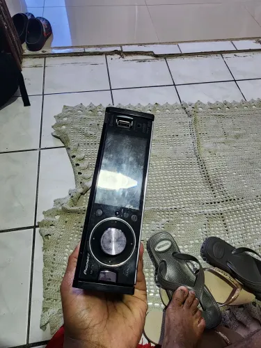 Torro aparelho de som painee falta  o chicote 