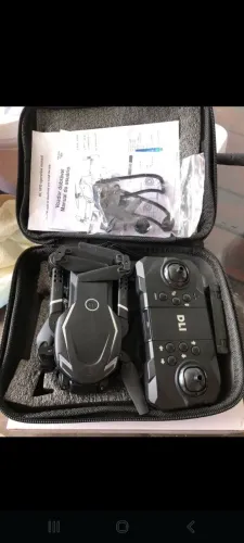 Vendo um drone novo na caixa.