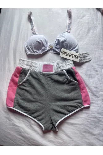 CONJUNTO MARIA GUEIXA NA ETIQUETA 