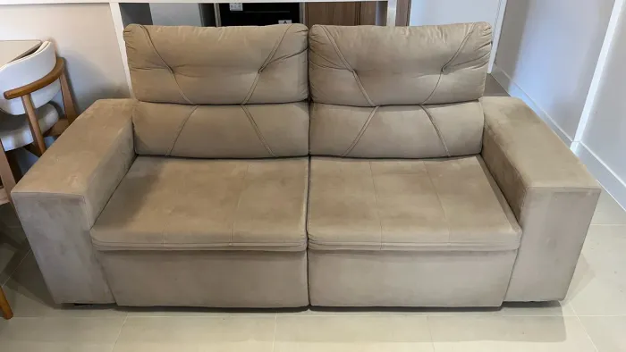 Sofá Retrátil Bege Suede