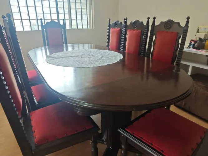 Mesa de comedor clásico + 8 cadeiras a jogo