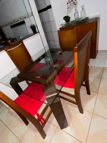 Mesa de vidro 4 lugares 250 motivo mudança 