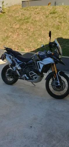 Triumph Tiger 900 Rally Pro com 700 km, não aceito troca 