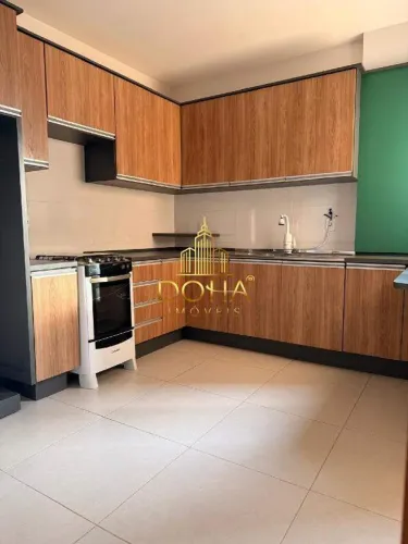 APARTAMENTO NO CENTRO DE CASCAVEL: SEU NOVO LAR SEMI-MOBILIADO PRONTO PARA MORAR