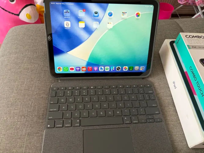 iPad 11ª geração - garantia até 06/27 - Logitech combo touch - caneta logitech crayon